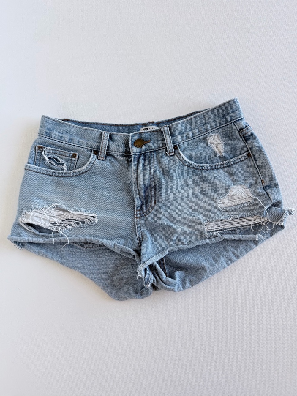 Billabong Distressed Denim Cutoff Shorts 26 Light Wash Cheeky 100% Cotton